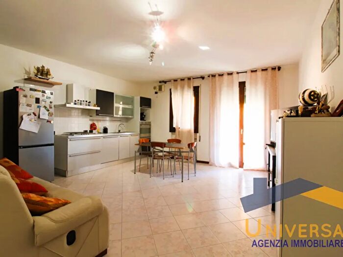 Appartamento trilocale in vendita in Via Montebello, Vigonza