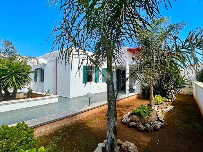 Casa quadrilocale in vendita in Via Girolamo Comi, Salve