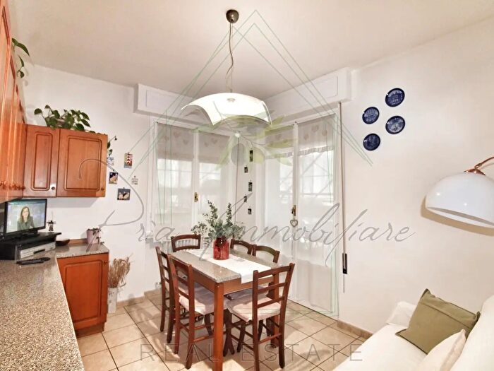 Appartamento trilocale in vendita in Via Torre del Menegotto, Rapallo