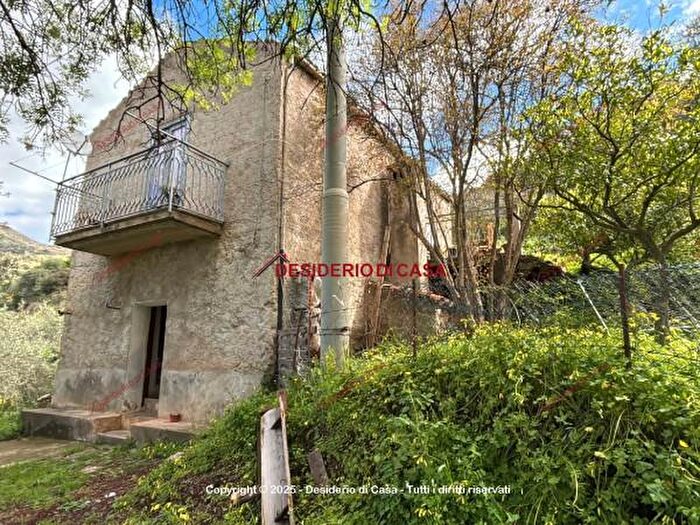 Casa trilocale in vendita in Contrada Karsa, San Mauro Castelverde