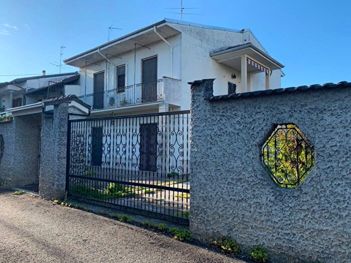 Casa con 6 locali in vendita in Via ParonaCassolo Mortara, Mortara