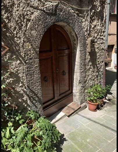 Casa bilocale in vendita in Via del Governo Vecchio Soriano nel Cimino, Soriano Nel Cimino