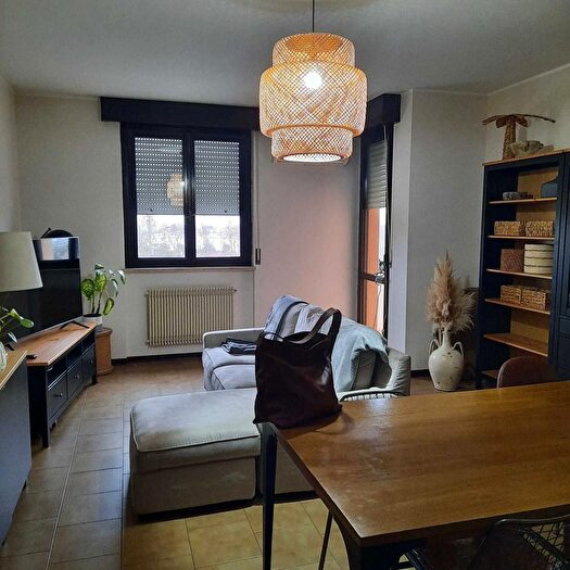 Appartamento con 6 locali in vendita in Piacenza