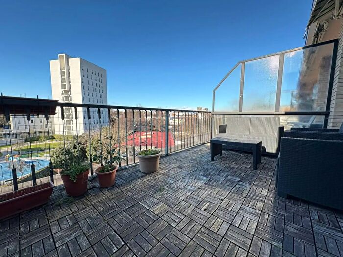 Appartamento trilocale in affitto in Via Demetrio Cretese, Milano