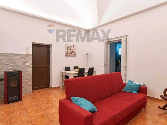 Appartamento trilocale in affitto in Via Regina Bianca, Catania