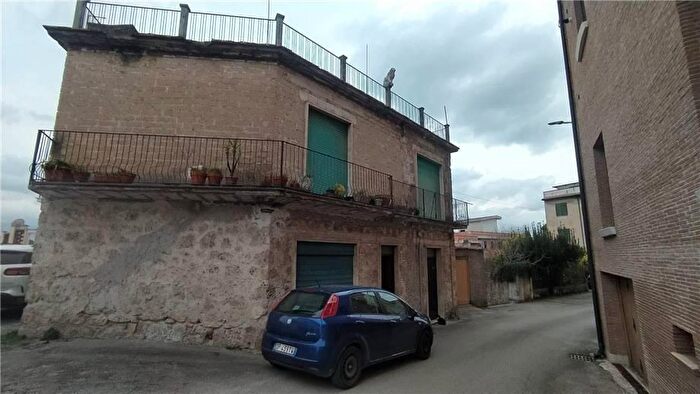 Casa con 7 locali in vendita in Pontecorvo
