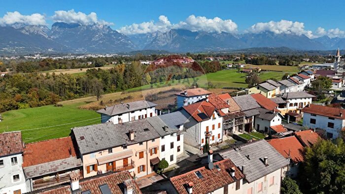 Casa con 7 locali in vendita in Via col, Borgo Valbelluna