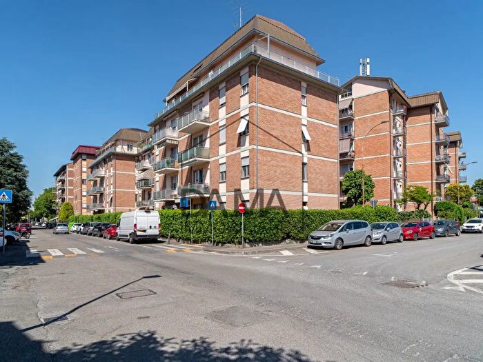 Appartamento in vendita in Via Jenner, Parma