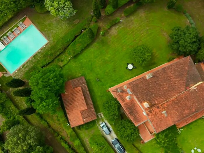 Casa con 12 locali in vendita in Via Vaianese Snc, Reggello