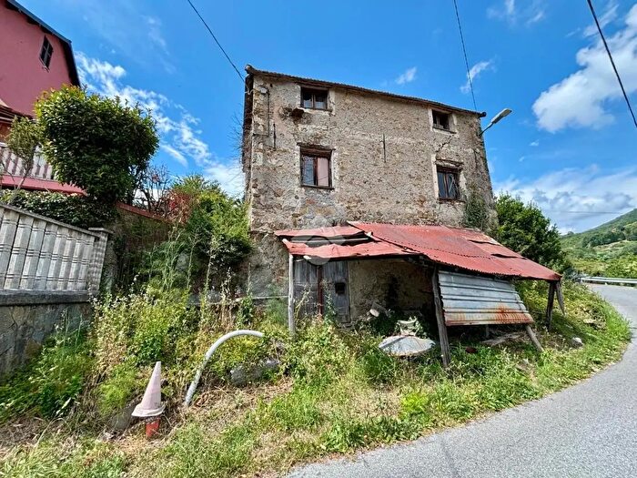 Casa quadrilocale in vendita in Via del Consiglio, Sant'Olcese