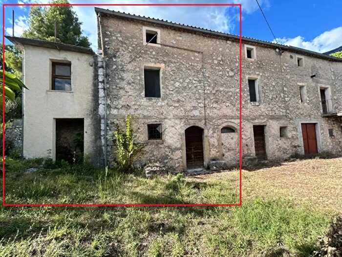Casa trilocale in vendita in Via Fontanelle, Alvito