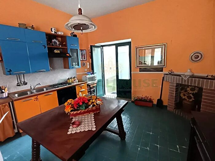 Casa trilocale in vendita in Via San Giuseppe di Sommana, Caserta