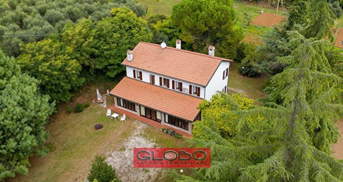 Casa con 7 locali in vendita in Cesena