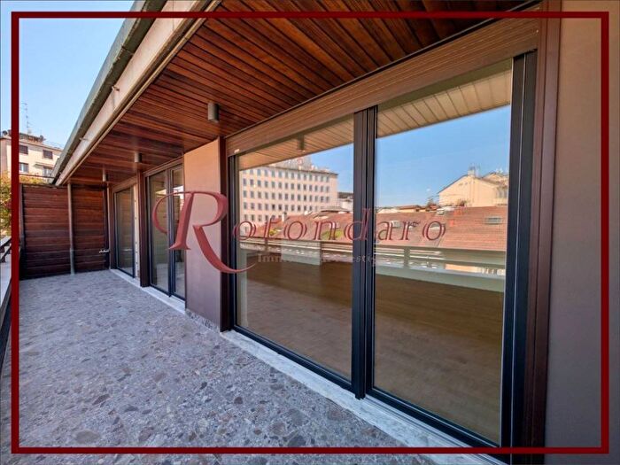 Appartamento quadrilocale in affitto in Piazza Virgilio, Sant'Ambrogio, Milano