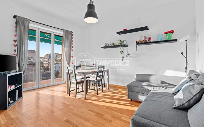 Appartamento trilocale in vendita in Via Grossich, Milano