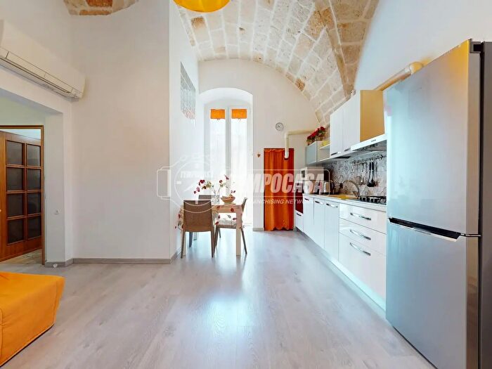 Casa con 6 locali in vendita in Via San Lorenzo, Conversano