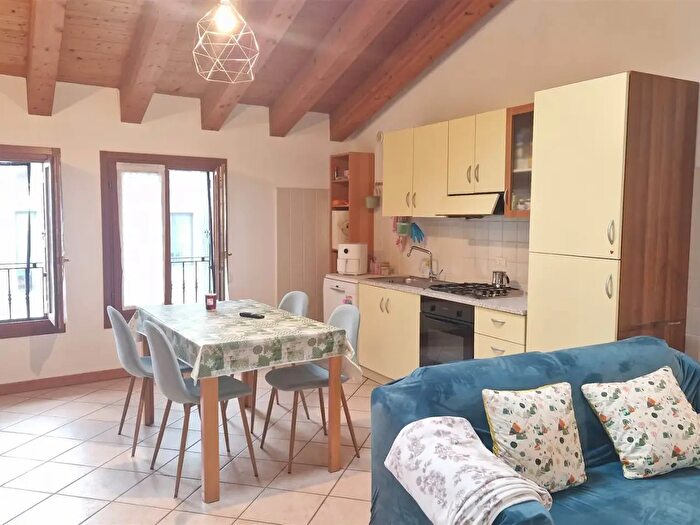 Appartamento bilocale in vendita in Via Principe Amedeo, Este