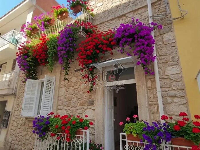 Casa con 5 locali in vendita in Pozzallo