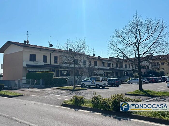 Casa con 6 locali in vendita in Via Malogno, Palazzolo SullOglio