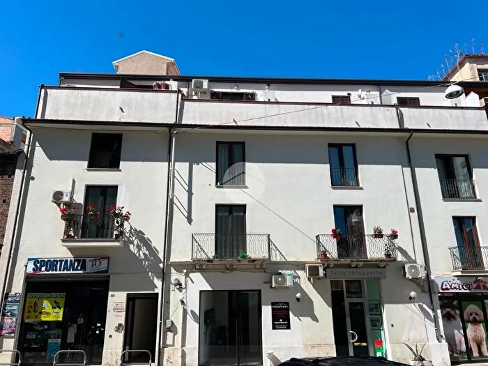 Appartamento trilocale in vendita in Via Gregorio Caloprese, Cosenza