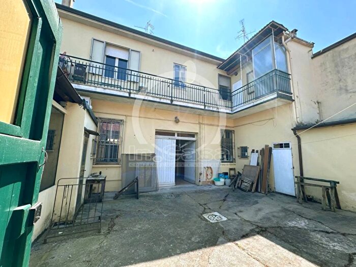 Casa con 8 locali in vendita in Zona Borgo Nuovo Ospedale Ravenna, Ravenna