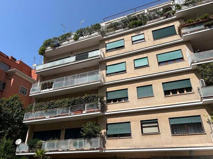 Appartamento trilocale in affitto in Via Archimede, Roma