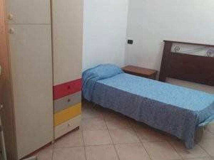 Appartamento trilocale in affitto in Via Benedetto Cairoli, Centro, Sannazzaro de Burgondi