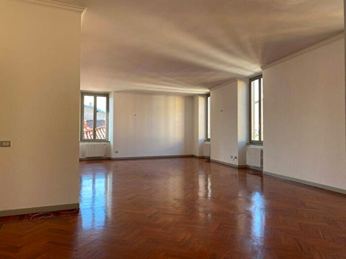 Appartamento con 5 locali in affitto in Via Settembre, Centro, Bergamo