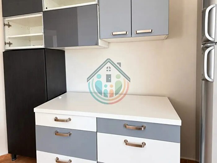 Appartamento trilocale in affitto in Via Valdellatorre, Torino