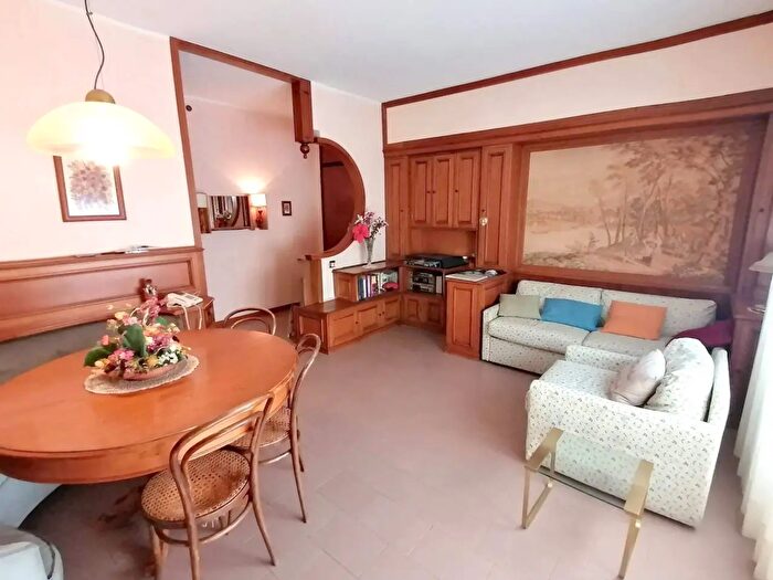 Appartamento trilocale in vendita in Via Capodistria, Lecco