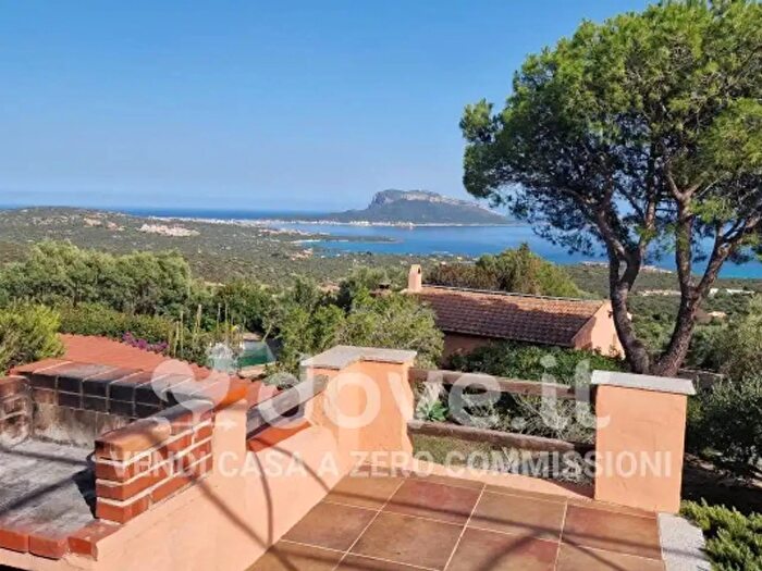 Casa con 6 locali in vendita in Via Sopramonte, Golfo Aranci