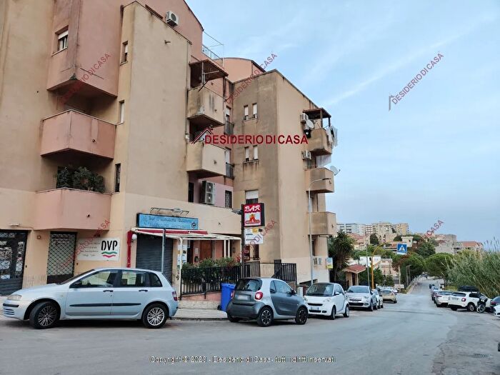 Appartamento quadrilocale in vendita in Via Biagio Giordano Monreale Pa Italia, Monreale