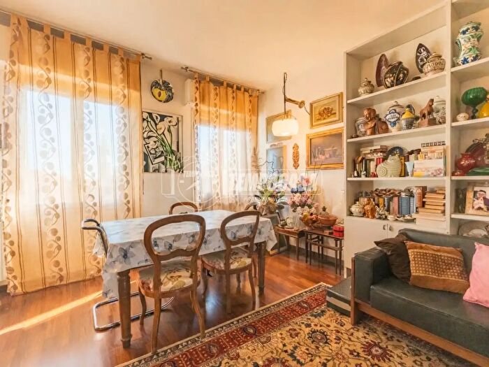 Appartamento trilocale in vendita in Viale a Manzoni, Abbiategrasso