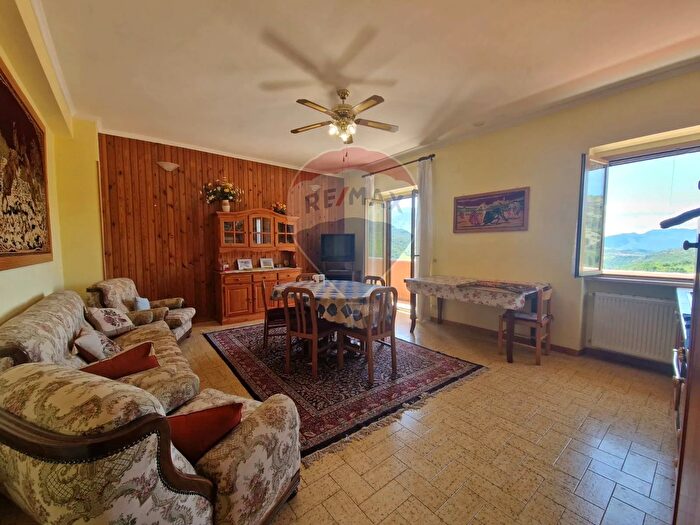 Appartamento trilocale in vendita in Via SantElena, Caramanico Terme