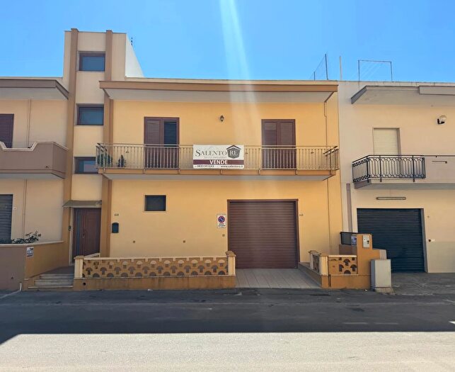 Casa con 6 locali in vendita in Via Oronzo Tiso, Casarano