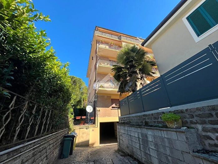 Appartamento quadrilocale in vendita in Corso Cesare Battisti, Subiaco