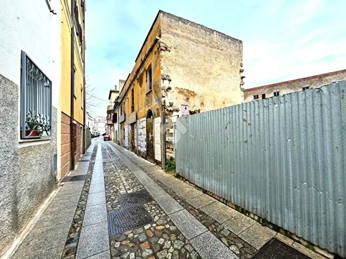 Case in Vendita e in Affitto - 3