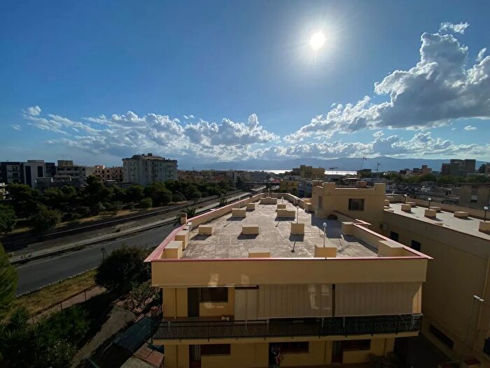 Appartamento quadrilocale in vendita in Via del Gelsomino Trav, Reggio Calabria