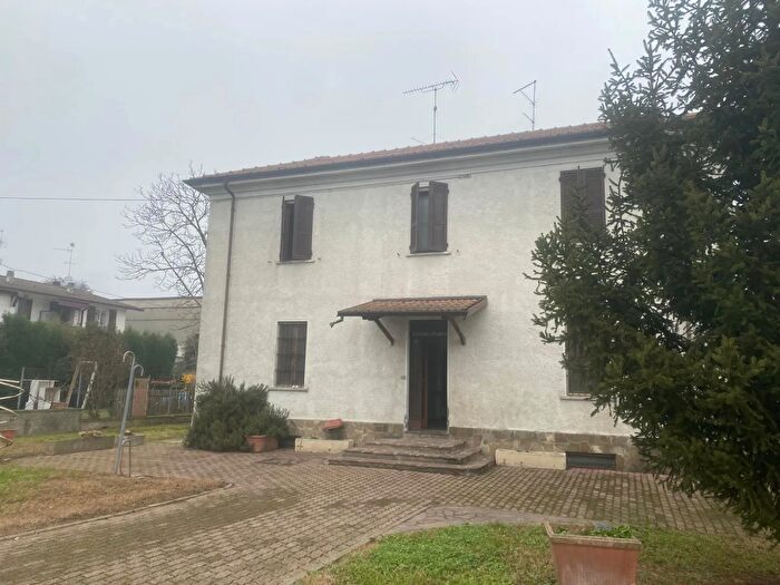 Casa con 5 locali in vendita in Rottofreno