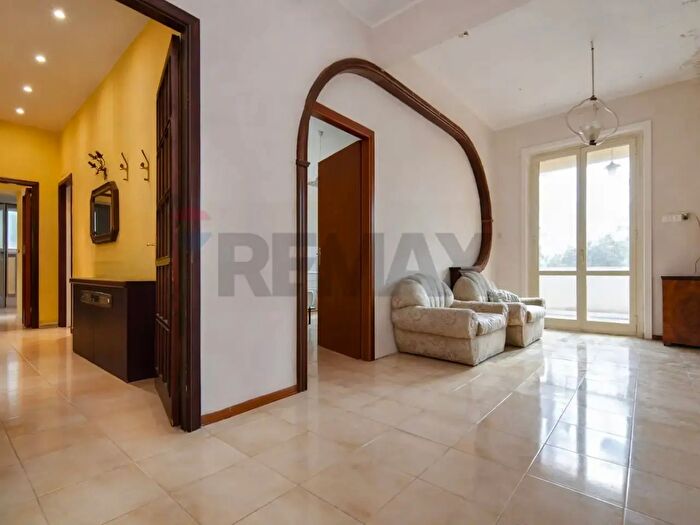 Appartamento con 6 locali in vendita in Via Cesare Beccaria, Catania