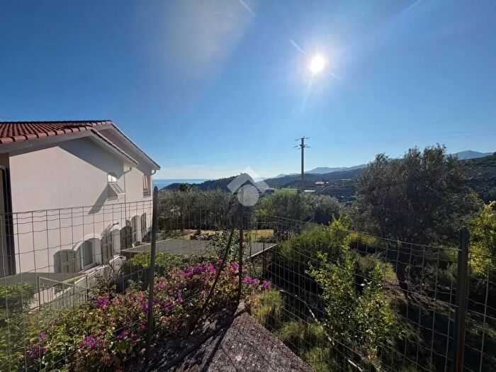 Appartamento quadrilocale in vendita in Via Generale Rossi, Bordighera