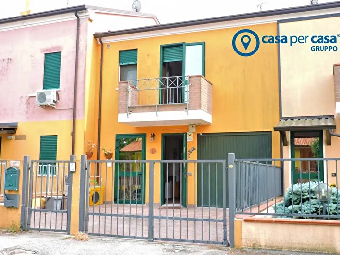 Casa quadrilocale in vendita in Via Domenico Sampieri, Adria