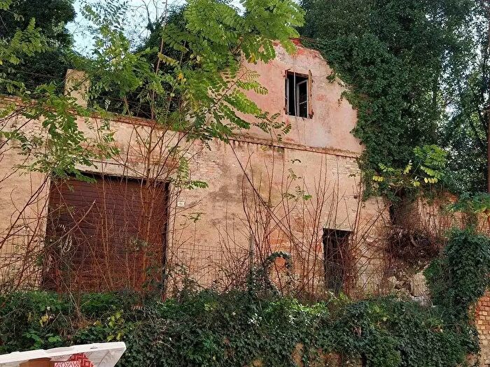 Casa quadrilocale in vendita in Ancona