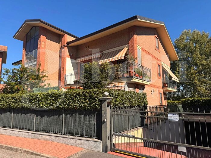 Appartamento trilocale in vendita in Via Lussemburgo, Orbassano