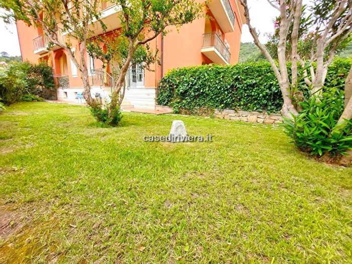 Appartamento trilocale in affitto in Centro, Finale Ligure