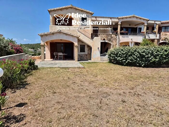 Appartamento con 5 locali in vendita in Via del Giglio, Olbia