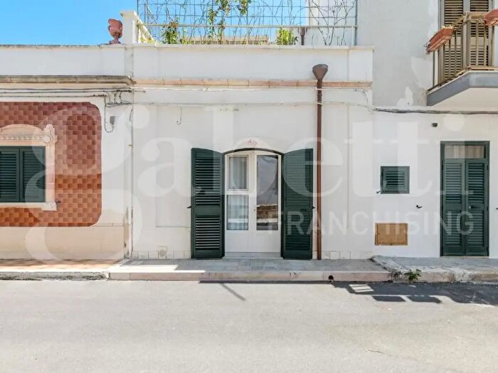 Appartamento trilocale in vendita in Viale Raone da Ostuni, Ostuni