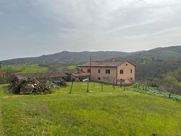 Casa con 6 locali in vendita in Via di Pretola, Paciano