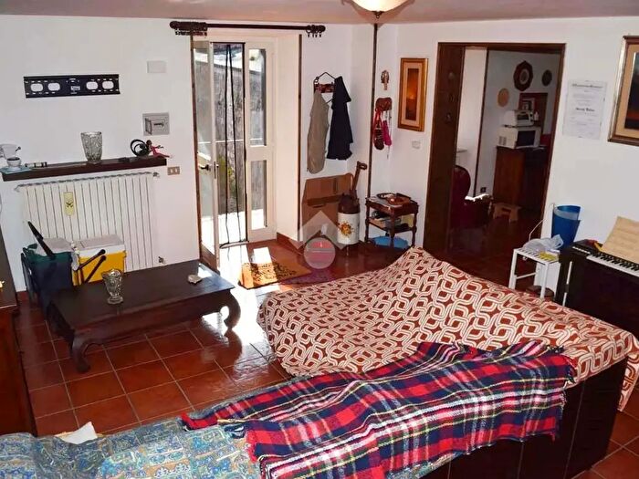 Appartamento quadrilocale in affitto in Casa Indipendente Via Oriente, Tagliacozzo