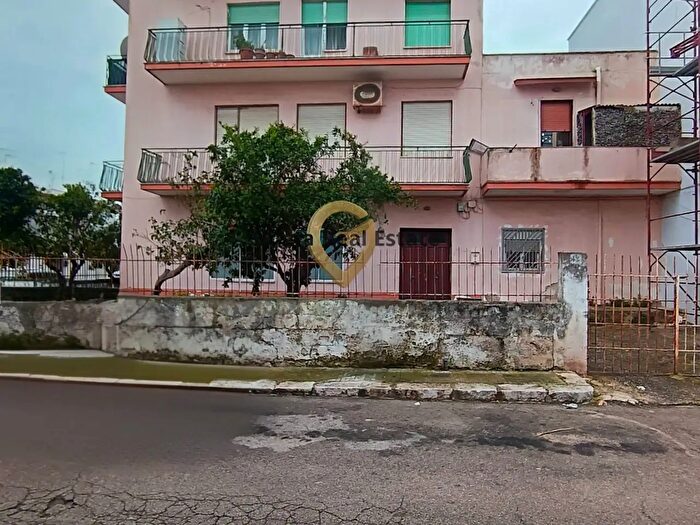 Appartamento con 15 locali in vendita in Via Munzani, Brindisi